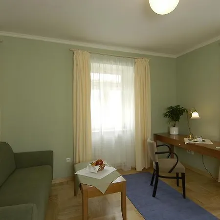 Πανσιόν Kriva 4*