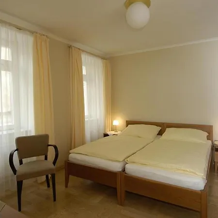 Kriva Πανσιόν 4*